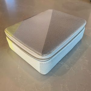 Rothy’s Mid Catchall, dove grey